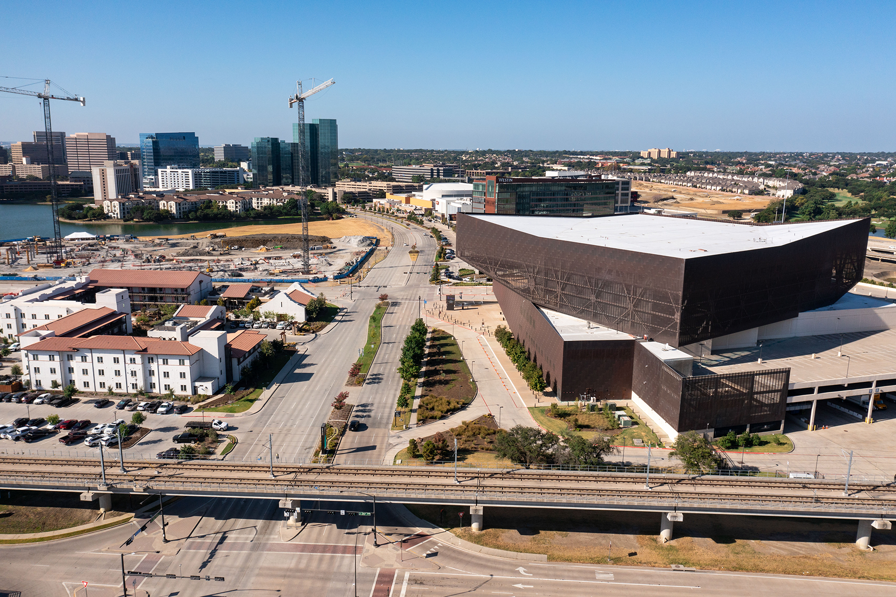 Las Colinas Urban Center