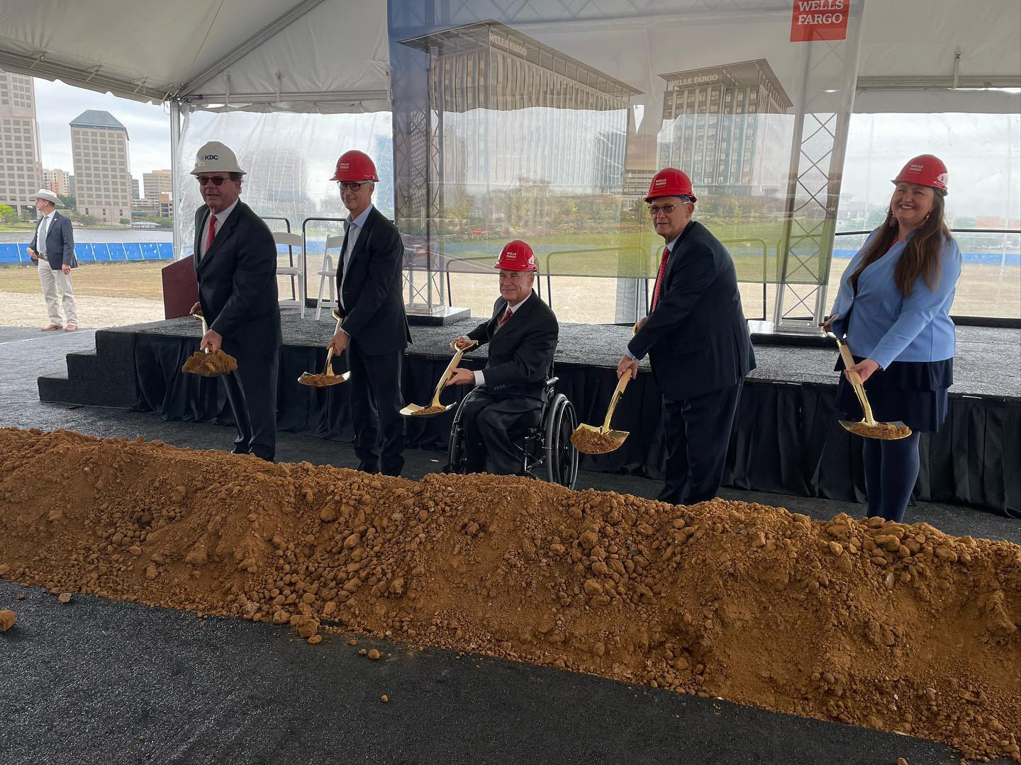 Photo courtesy of City of Irving - Gov Abbott at Wells Fargo campus groundbreaking