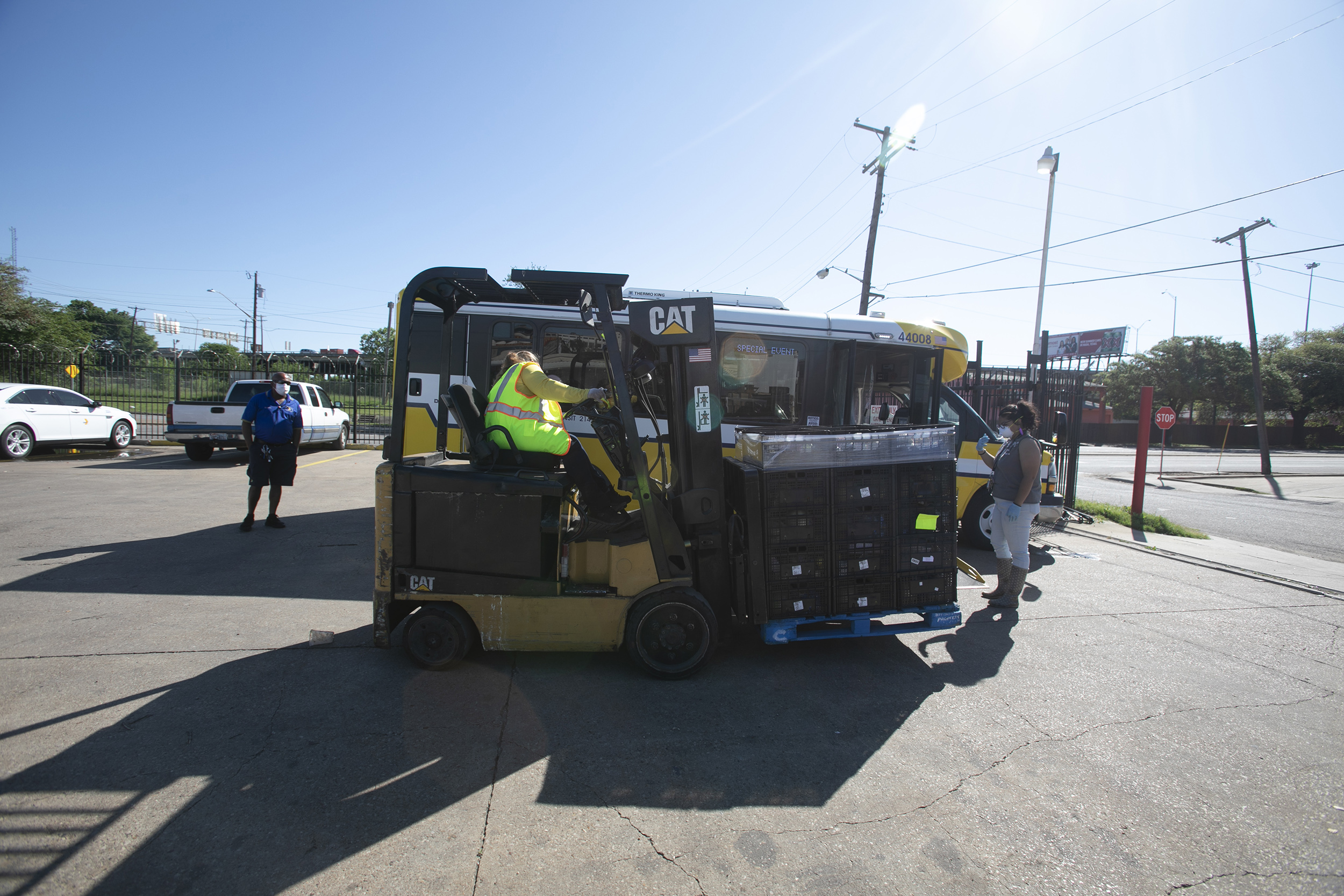 DART and UNT Dallas Mobile Market help deliver food to families in food deserts in southern Dallas.