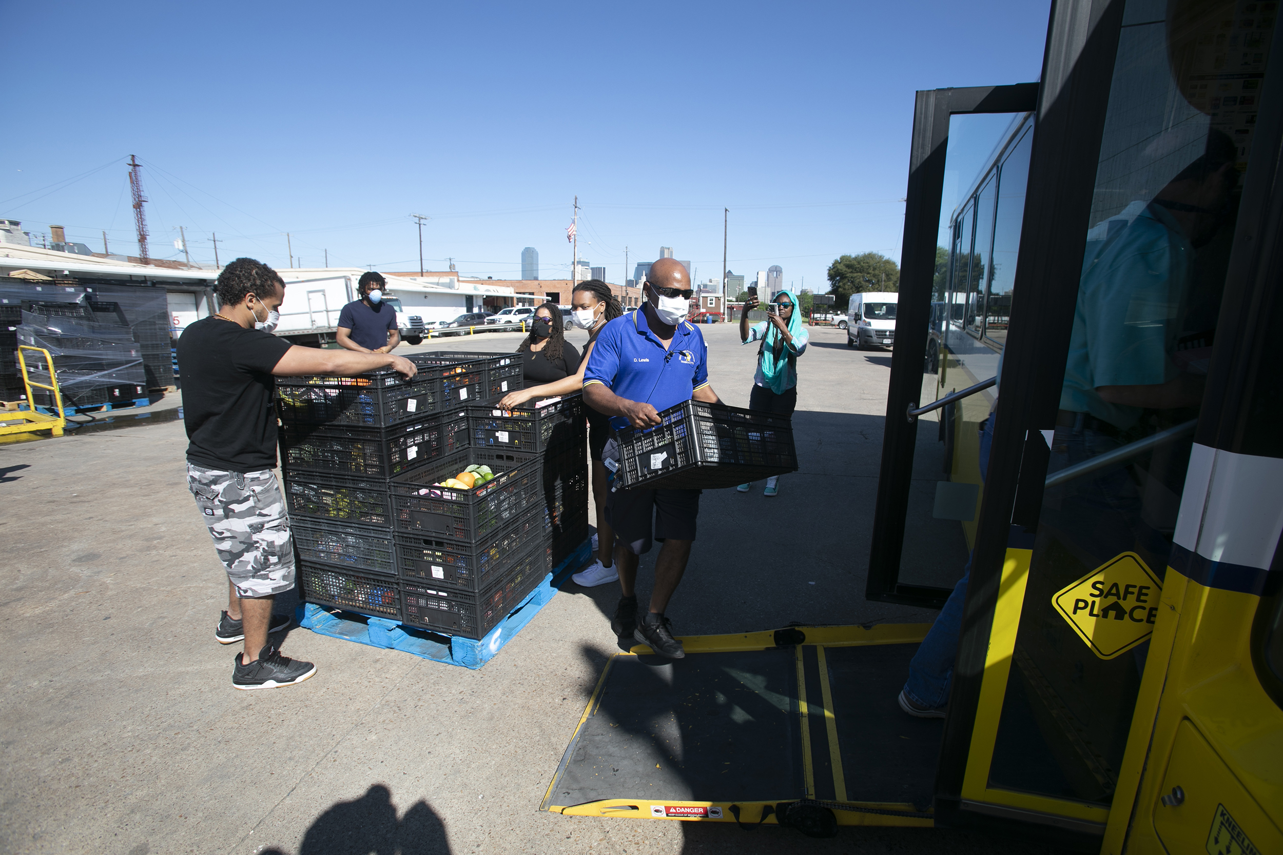 DART and UNT Dallas Mobile Market help deliver food to families in food deserts in southern Dallas.