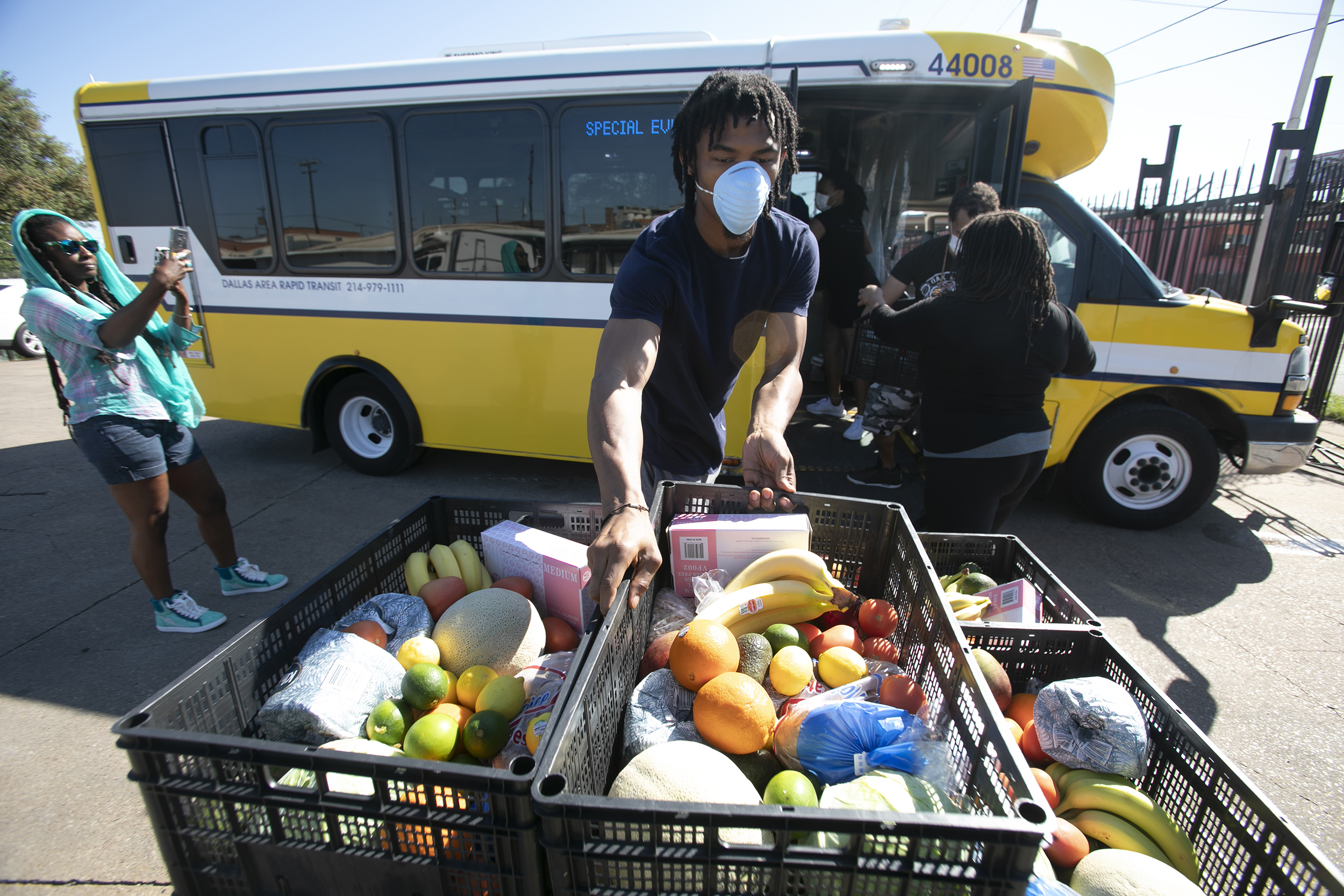 DART and UNT Dallas Mobile Market help deliver food to families in food deserts in southern Dallas.